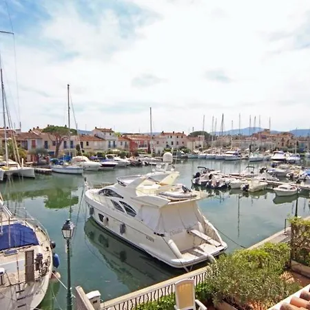 Apartman In Port Sleeps 4