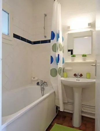 In Port Sleeps 4 *