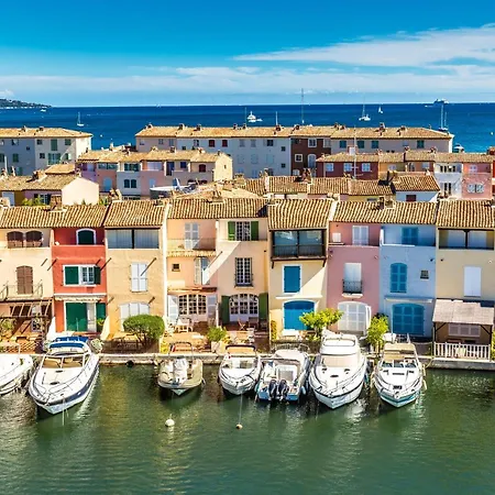 In Port Sleeps 4 Apartment