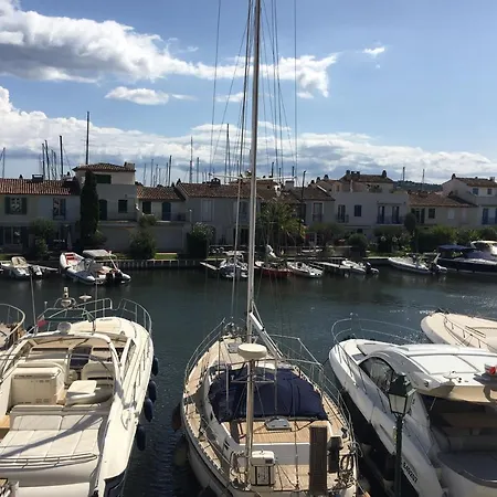 In Port Sleeps 4 *